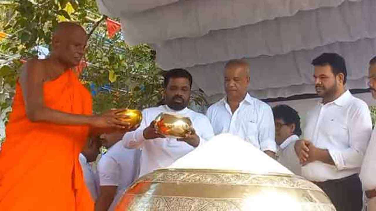 ஜனாதிபதி தலைமையில் இடம்பெற்ற தேசிய புத்தரிசி விழா 