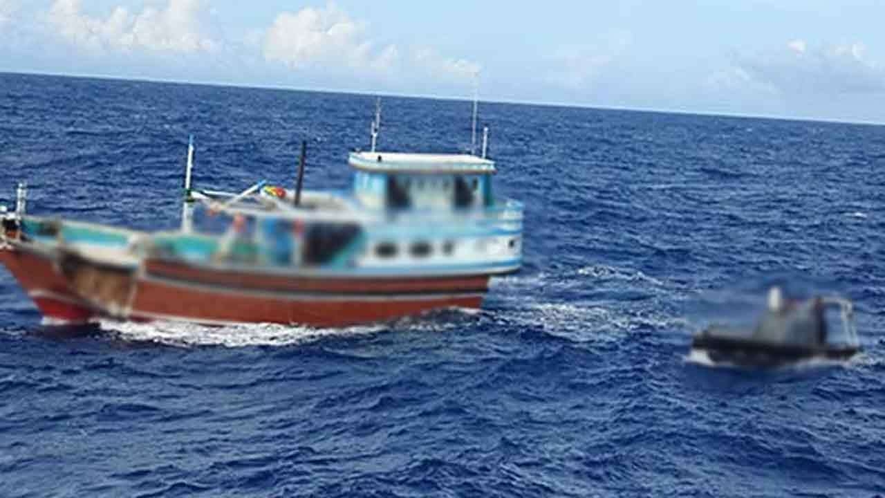 நடுக்கடலில் முன்னெடுக்கப்பட்ட போதைப்பொருள் சுற்றிவளைப்பு