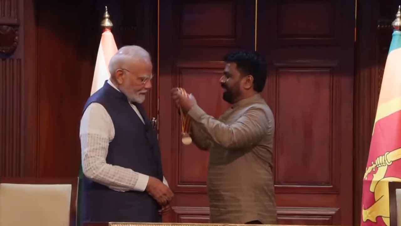 இந்திய பிரதமருக்கு உயரிய விருது வழங்கி கௌரவிப்பு