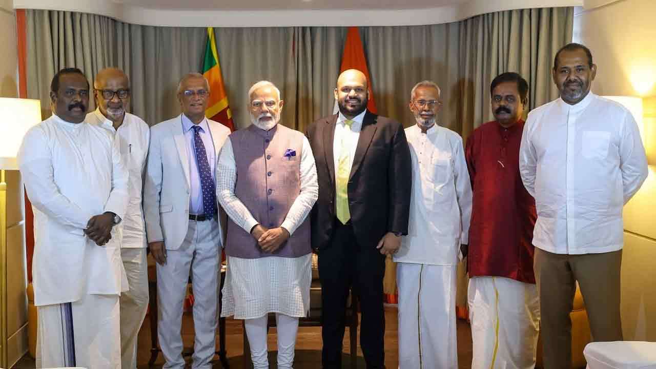 தமிழ் அரசியல் கட்சி தலைவர்களை சந்தித்த மோடி!