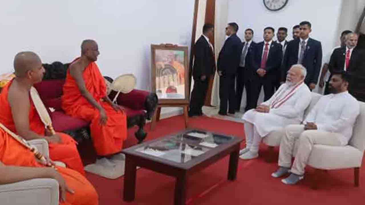 அநுராதபுரத்திற்கு சென்றார் இந்தியப் பிரதமர்