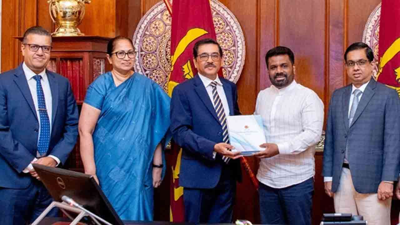 2024 மத்திய வங்கியின் அறிக்கை ஜனாதிபதியிடம் கையளிப்பு