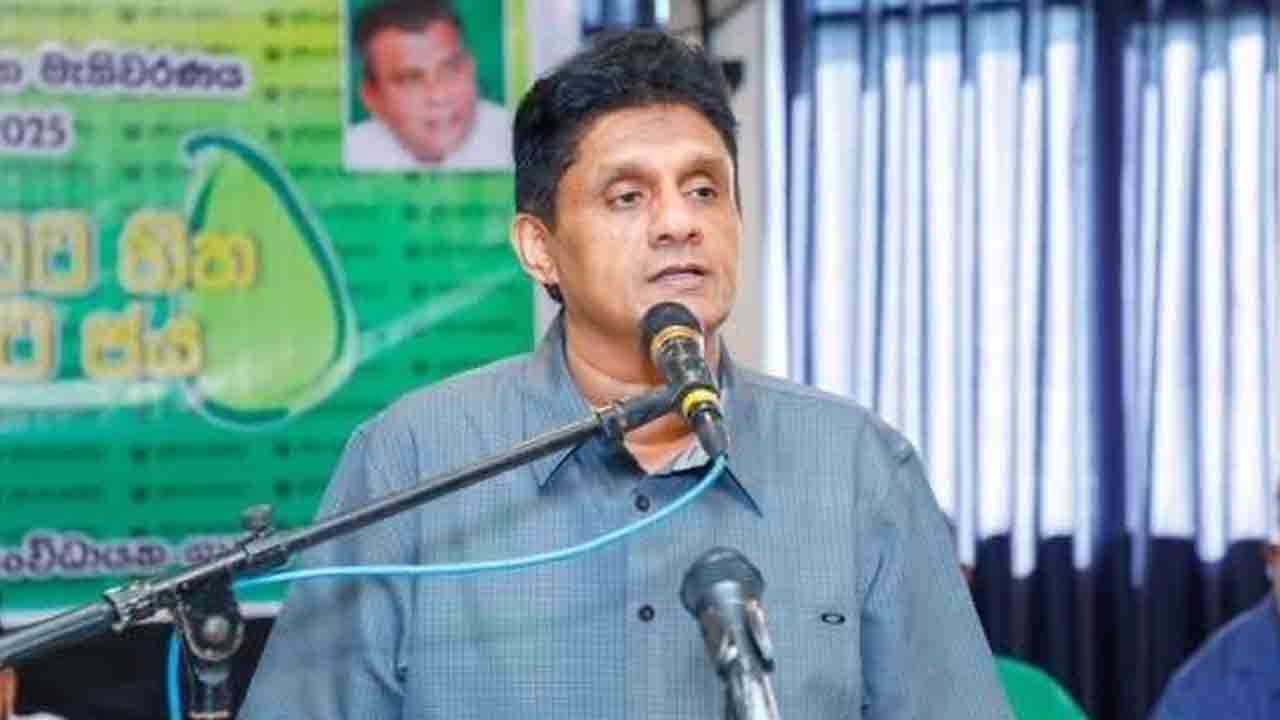 அரசாங்கம் வேடிக்கை பார்த்துக் கொண்டிருந்தது!