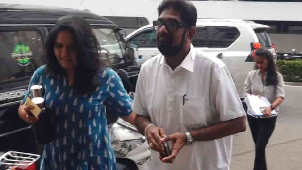 கெஹெலிய ரம்புக்வெல்ல சி.ஐ.டியிலிருந்து வௌியேறினார்