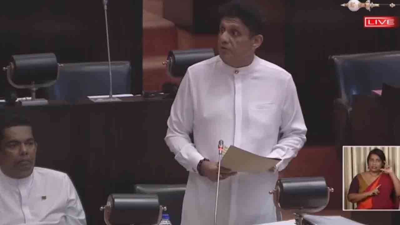 முதலீடுகளை ஊக்குவிக்க அரசாங்கம் எவ்வாறு செயல்படுகிறது?