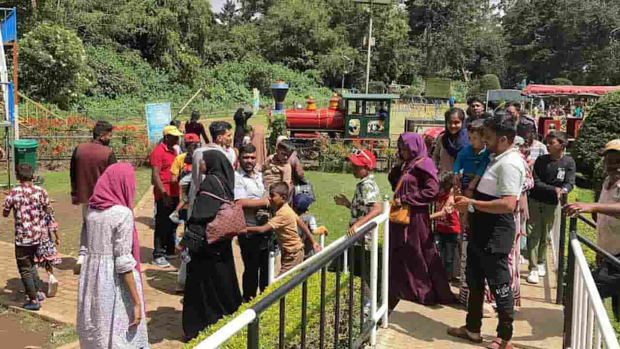 நுவரெலியாவில் களைகட்டும் வசந்த கால கொண்டாட்டம் - குவியும் சுற்றுலா பயணிகள்