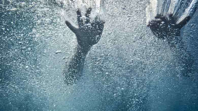 2 இளைஞர்களை காணவில்லை - ரஷ்ய தம்பதிகள் மீட்பு