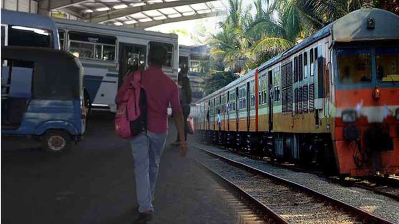 பயணிகளின் தேவைக்கு ஏற்ப இன்றும் பேருந்து சேவைகள்