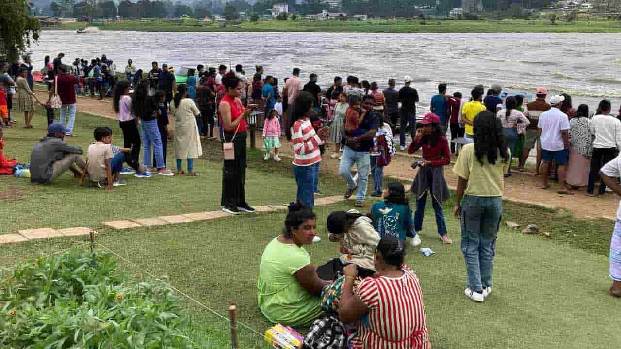 சுற்றுலா பயணிகளை கவர்ந்த நுவரெலியா கிரகரி வாவி