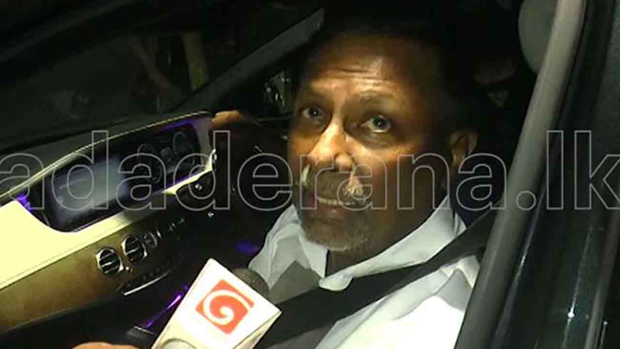 தேசிய ஒலிம்பிக் குழுவின் தலைவர், அதிகாரிகளை உடனடியாக நீக்குமாறு கோரிக்கை