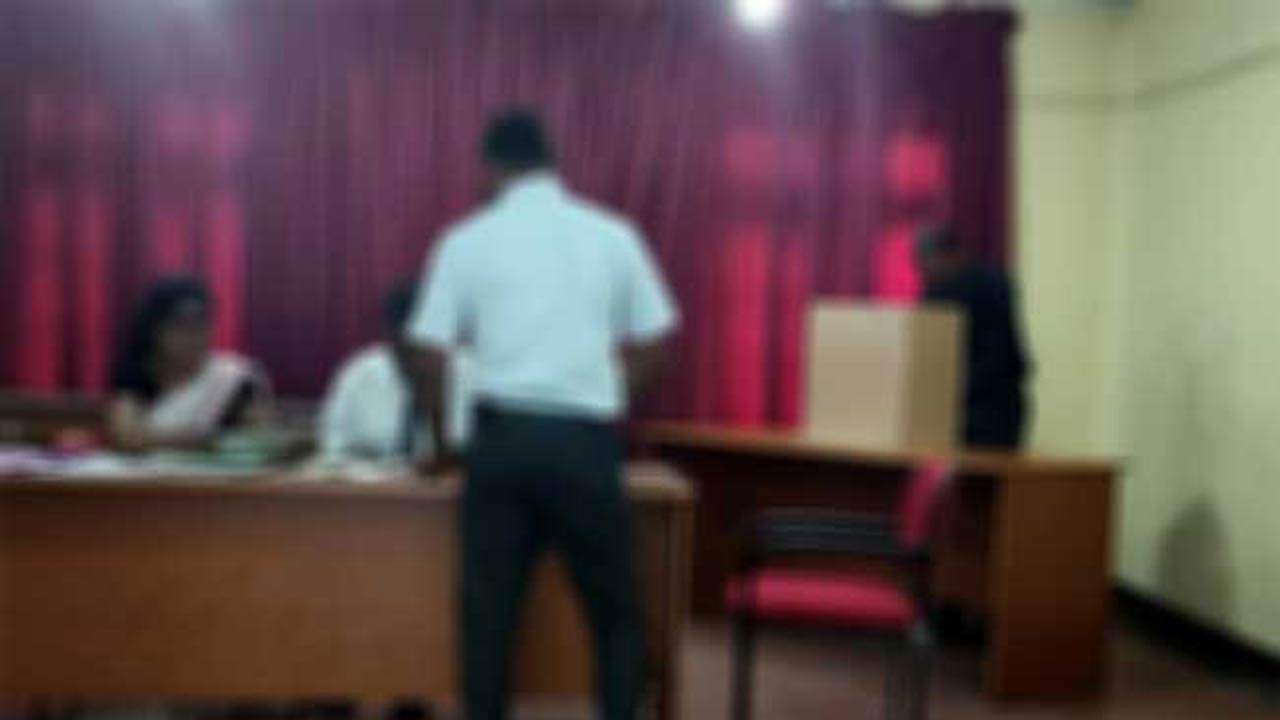 தபால் வாக்காளர்களுக்கு தேர்தல் ஆணைக்குழு விசேட அறிவிப்பு