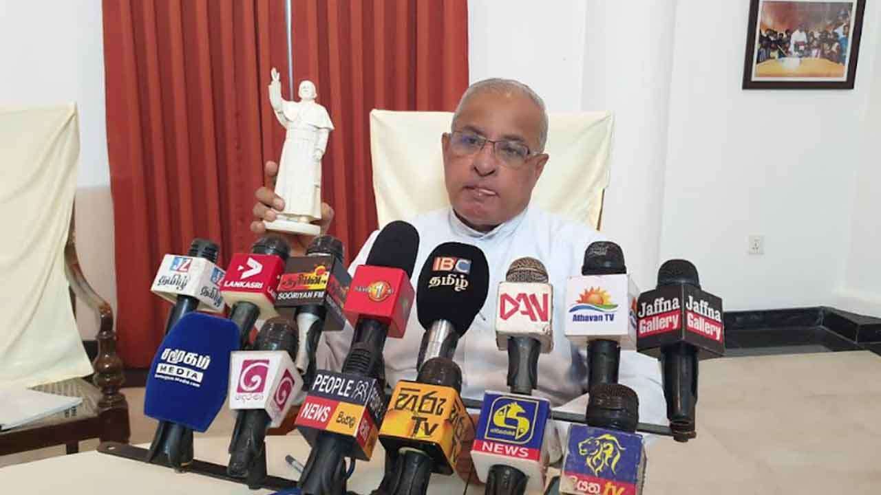 முழு உலகத்தவர்களுக்குமான ஆன்மீகத் தலைவராக கடந்த 10 ஆண்டுகளாக அரும்பணியாற்றியவர்