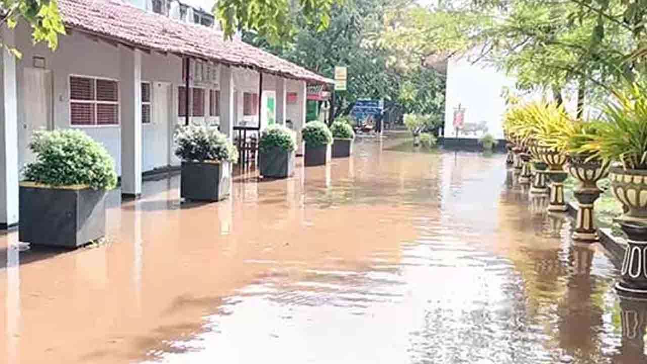 சிலாபம் நகரில் திடீர் வெள்ளப்பெருக்கு 