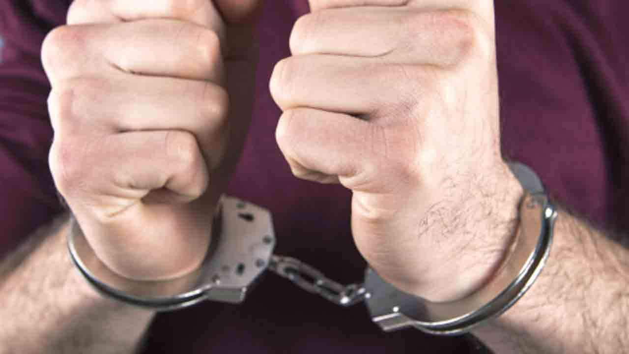 யாழில் தே.ம. சக்தியின் பிரச்சார கூட்டத்தை நிறுத்த முற்பட்டவர் கைது