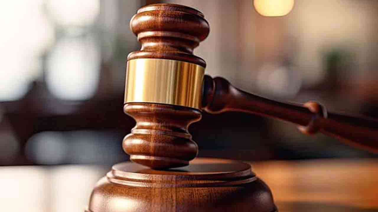 ரவி குமுதேஷ் உள்ளிட்ட நால்வருக்கு தடை உத்தரவு