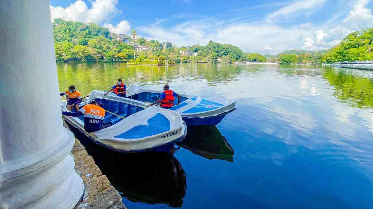 கழிவுகள் அகற்றப்பட்டு கண்டி குளம் வழமை நிலைக்கு