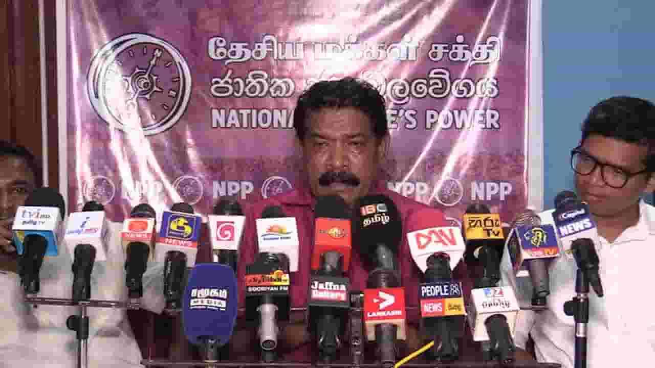 யாழில் முதலில் அவருக்கு கால் வைக்க முடியுமா! 