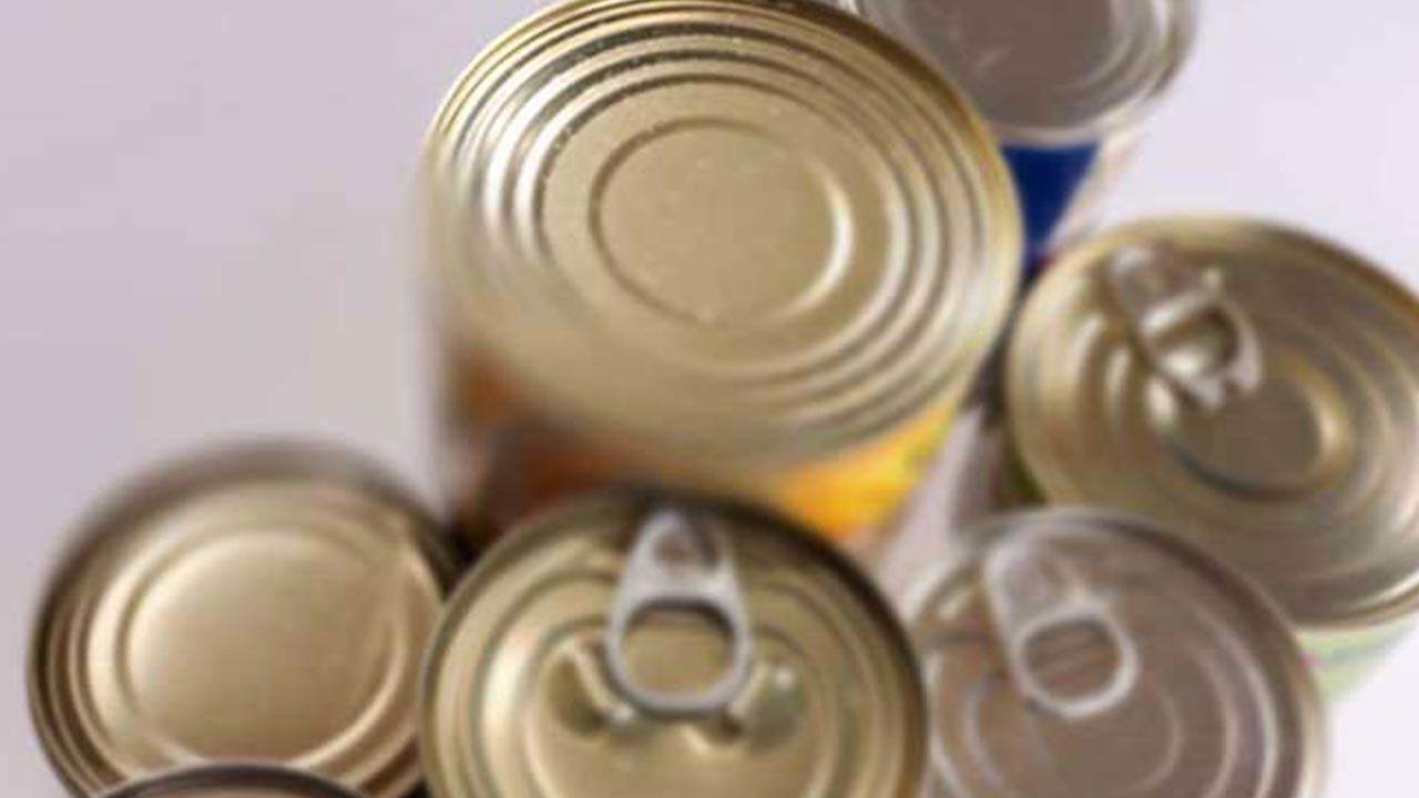 தரமற்ற முறையில் டின் மீன் உற்பத்தி செய்த இடம் முற்றுகை