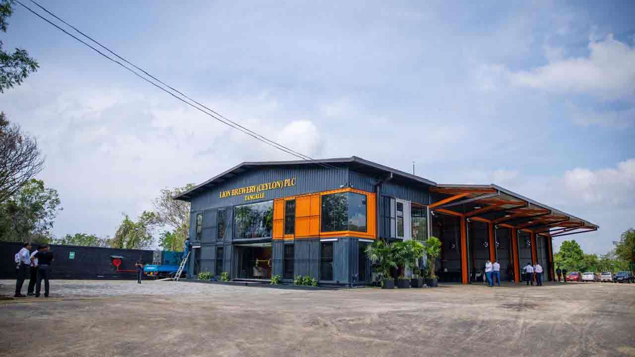 Ceyline குழுமமும், லயன் பிரெவெரியும் சுற்றுச்சூழலுக்கு பாதிப்பற்ற விநியோக மற்றும் பண்டகசாலைகளை நிறுவுவதன் மூலம் நிலையான எதிர்காலத்தினை உருவாக்கின்றன