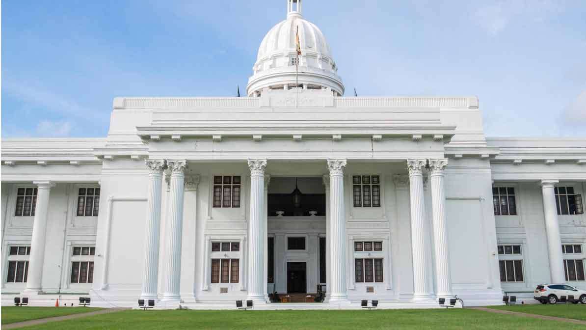 தடுமாறும் தலைநகரம்  - பெரும்பான்மை இன்றி தவிக்கும் கட்சிகள்