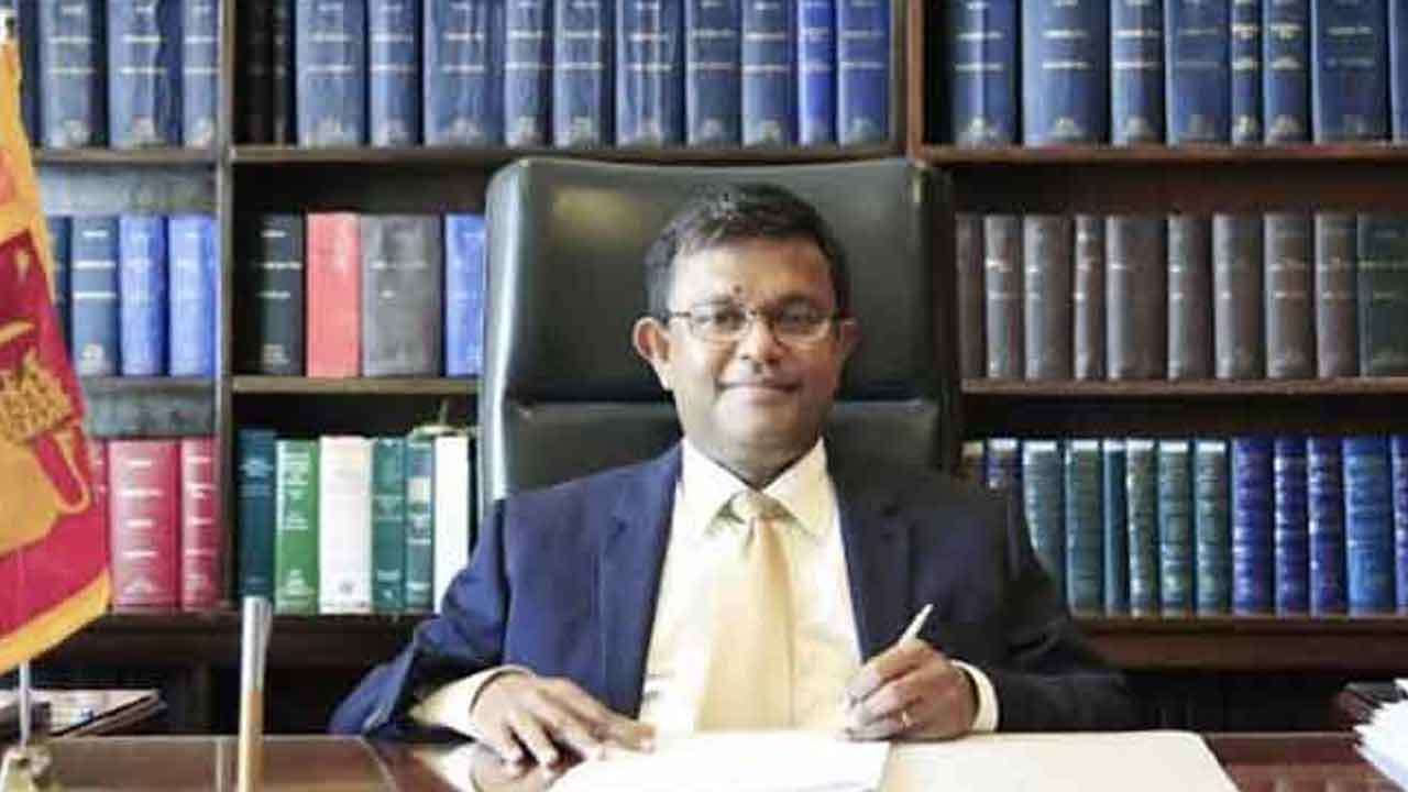 அரசியலமைப்பு சபையின் செயலாளர் பதவியிலிருந்து விலகல்