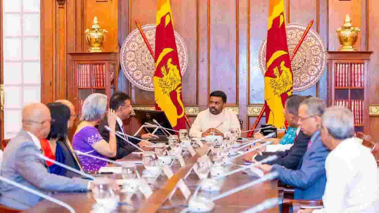 வெளிநாட்டு நேரடி முதலீடுகளை ஈர்ப்பது தூதுவரின் முக்கிய பொறுப்பாகும்