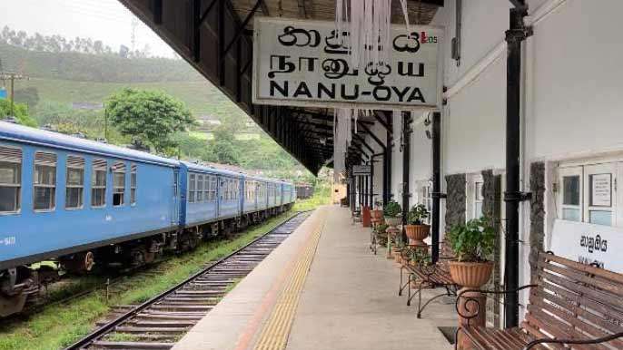 வெறிச்சோடிய நானுஓயா ரயில் நிலையம்