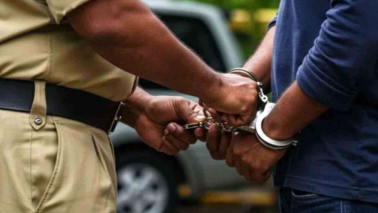 வீட்டை உடைத்து கொள்ளையிட்டவர் சிக்கினார்