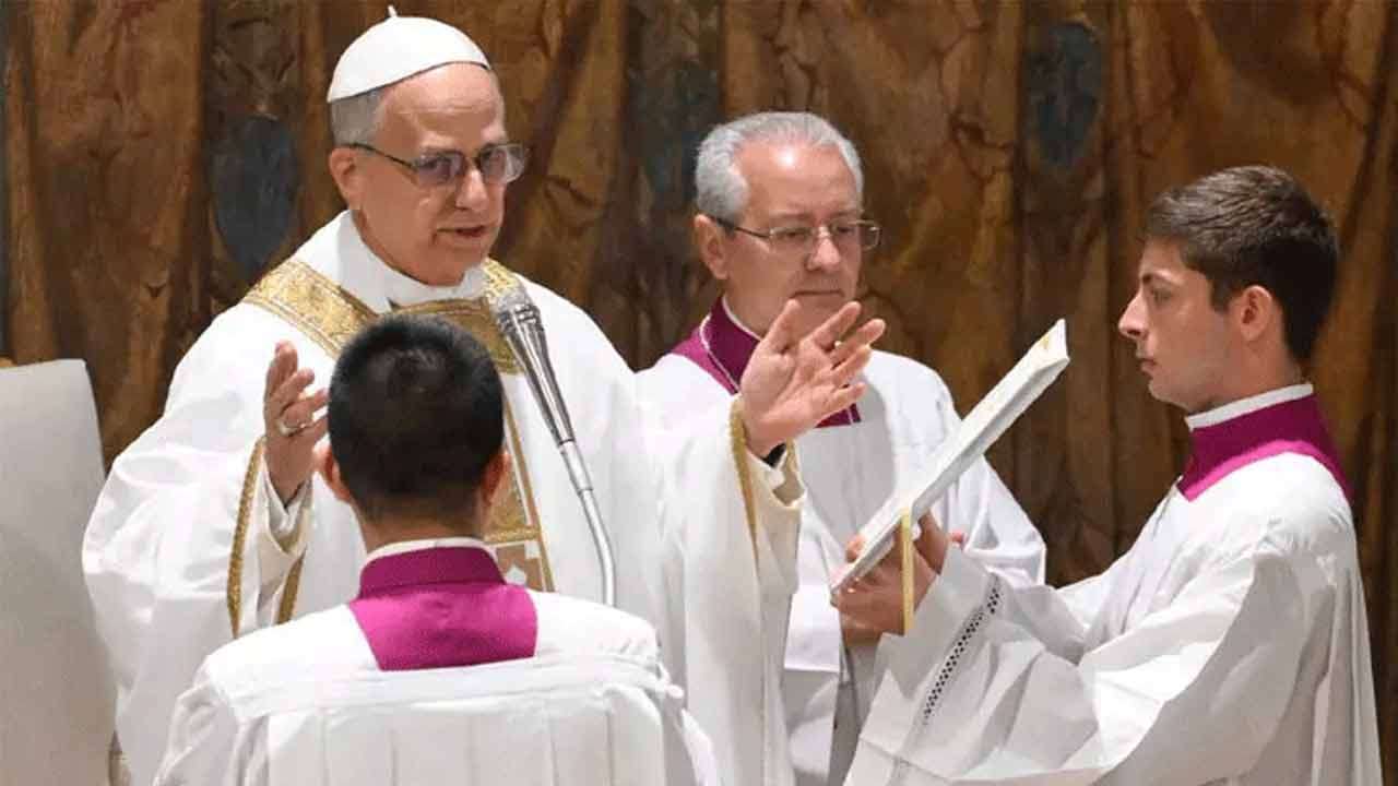 புதிய பாப்பரசராக பதவியேற்றார் 14ஆம் லியோ