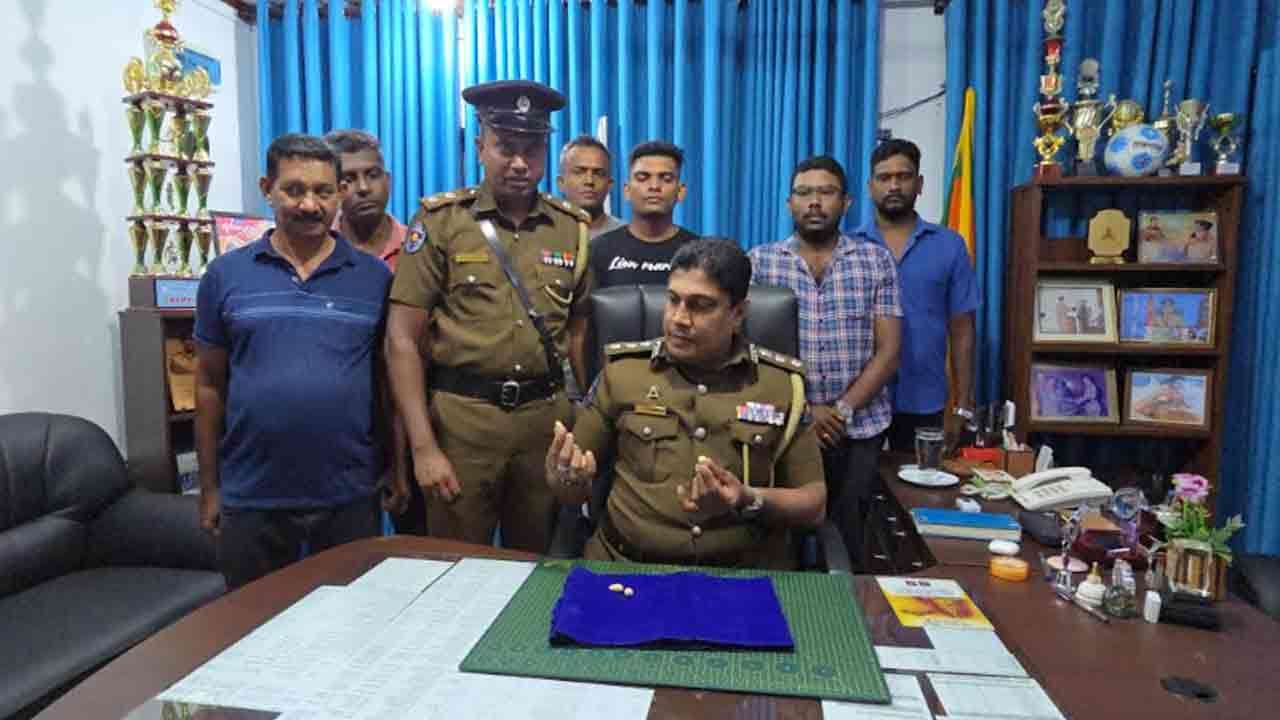 பல இலட்சம் ரூபா பெறுமதியான 22 கஜமுத்துக்களுடன் இருவர் கைது