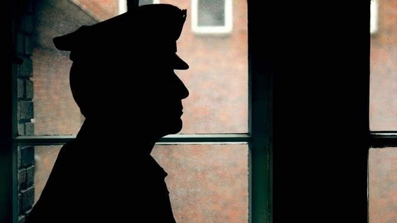 இலஞ்சம் பெற்ற பூவரசங்குளம் பொலிஸ் நிலைய OIC கைது