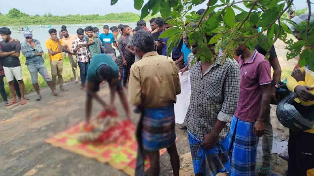 முதலையால் இழுத்துச் செல்லப்பட்டவர் சடலமாக மீட்பு