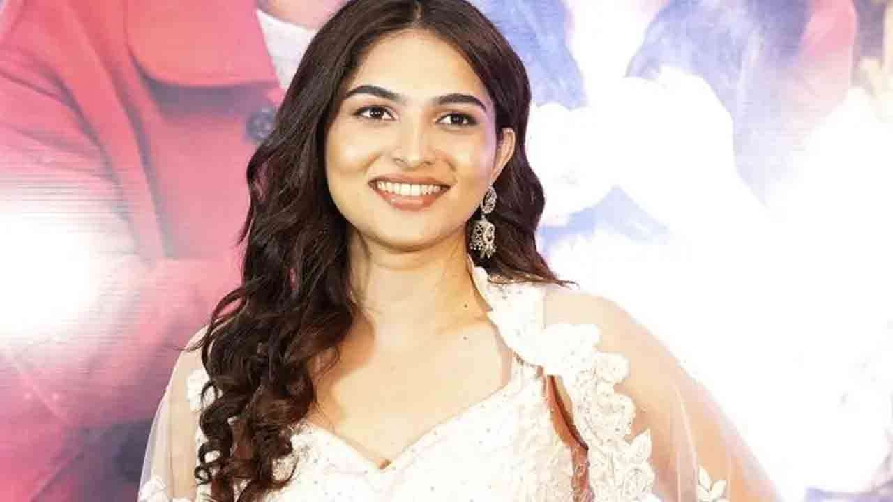 ஒரு இரவுக்கு இத்தனை லட்சமா?