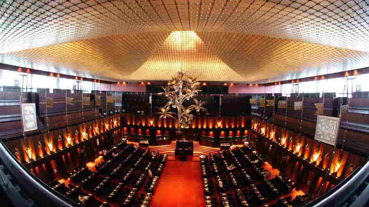 இன்றைய பாராளுமன்றம் அமர்வில்...