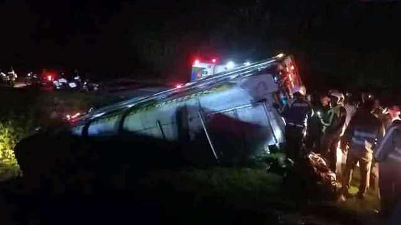 நுவரெலியாவில் பேருந்து விபத்து - 23 பேர் காயம்