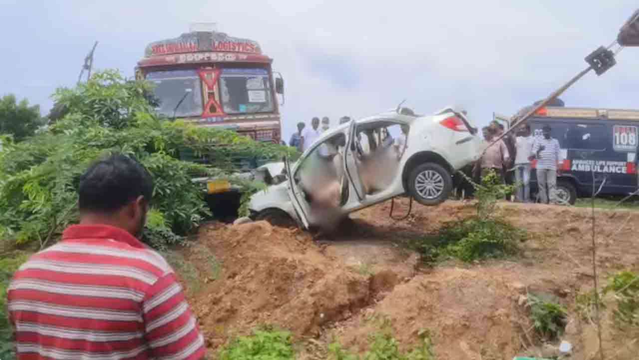கார் விபத்தில் தப்பிய 6 பேர் லோரி மோதி பலி!