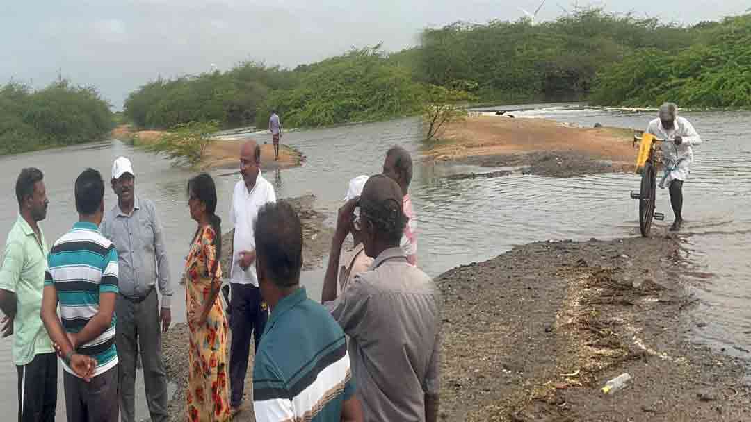 வங்காலையில் கடலரிப்பு - நேரடியாக பார்வையிட்ட ரவிகரன்!