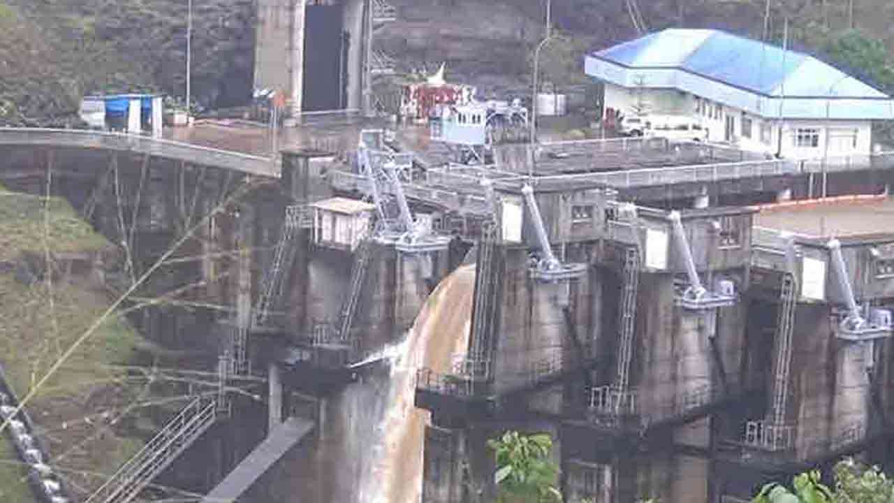 மேல் கொத்மலை நீர்த்தேக்கத்தின் வான் கதவு திறப்பு