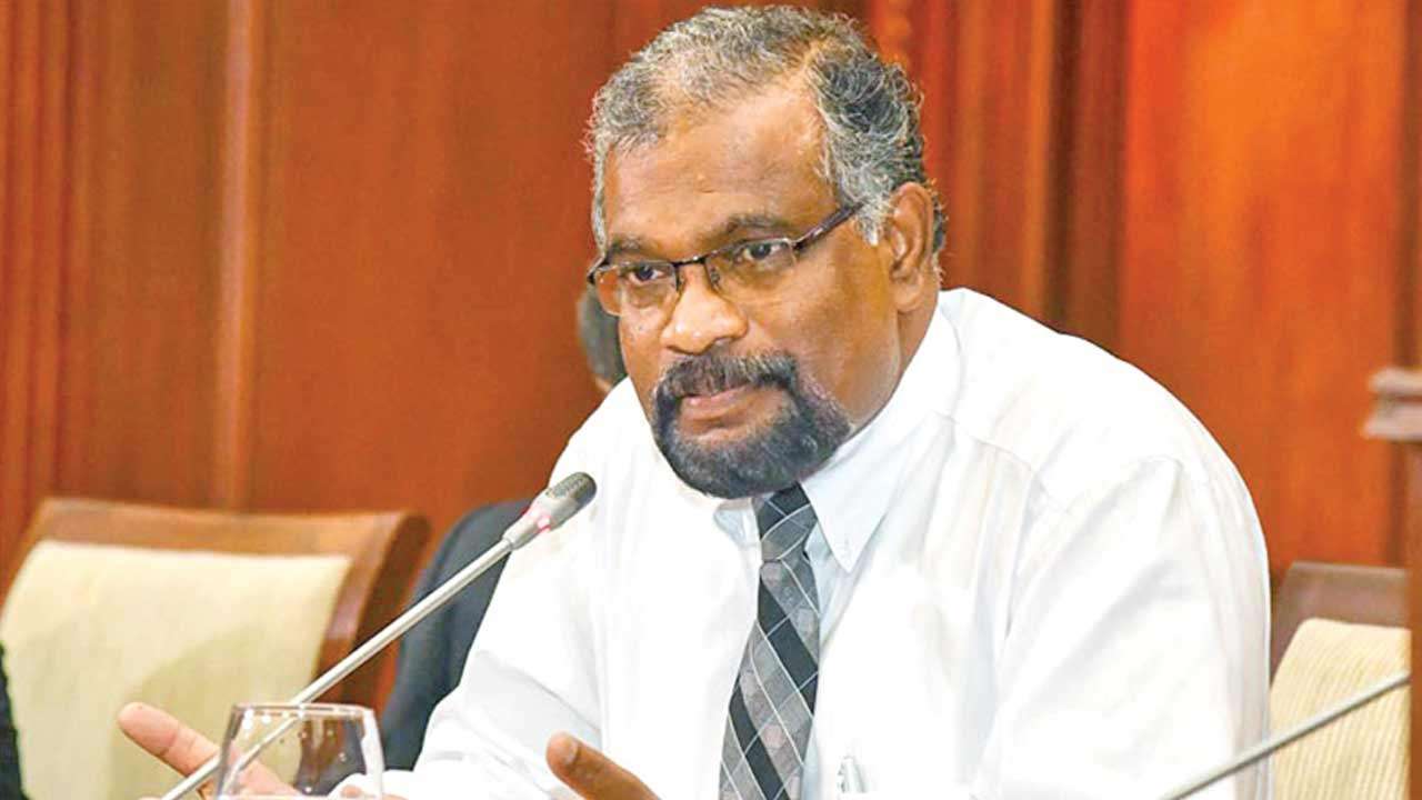 நிதியமைச்சின் செயலாளர் பதவிக்கு விடைகொடுக்கும் மஹிந்த சிறிவர்தன!