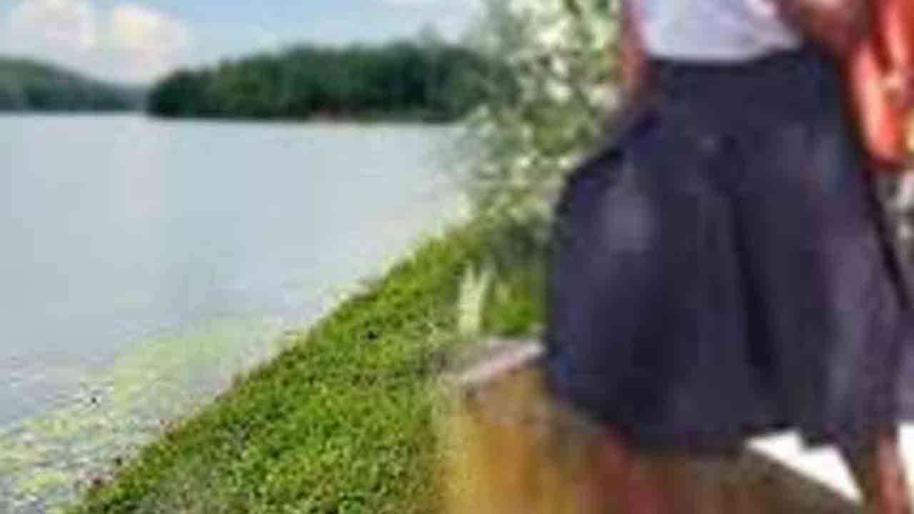 பகிடிவதையை தாங்க முடியாமல் ஆற்றில் குதித்த மாணவி