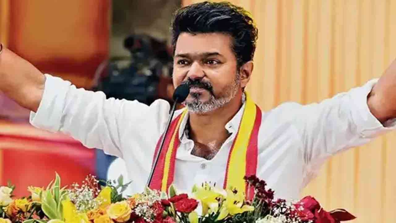 முழு நேர அரசியலில் விஜய்