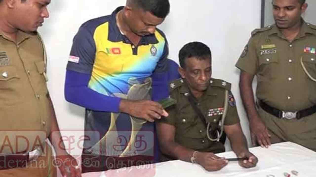 பேனா வடிவில் தயாரிக்கப்பட்ட துப்பாக்கி சிக்கியது