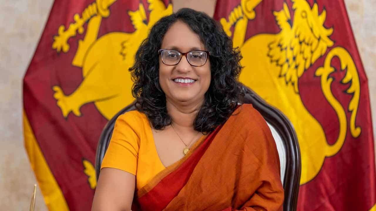 நாட்டைக் கட்டியெழுப்ப நாம் அனைவரும் அர்ப்பணிப்புடன் செயற்படுவோம்