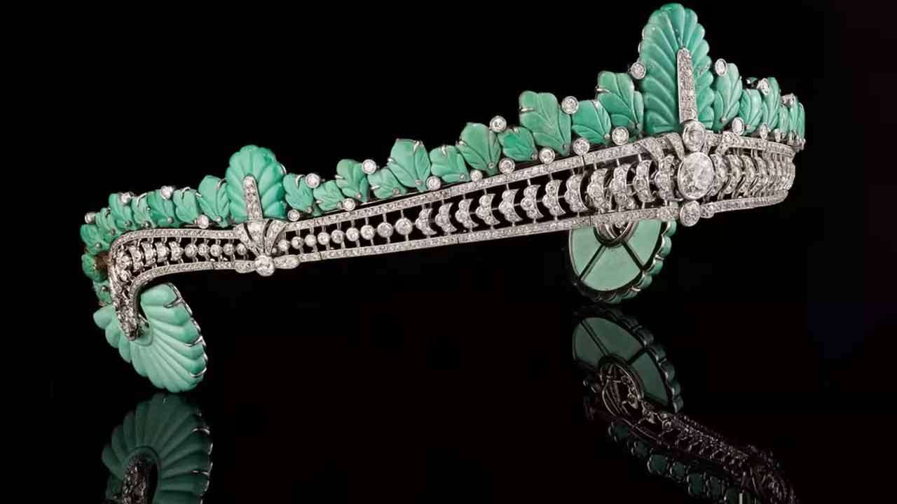 இங்கிலாந்து முதல் பெண் எம்.பி. அணிந்திருந்த வைர கிரீடம் 34 கோடி ரூபாவுக்கு ஏலம்