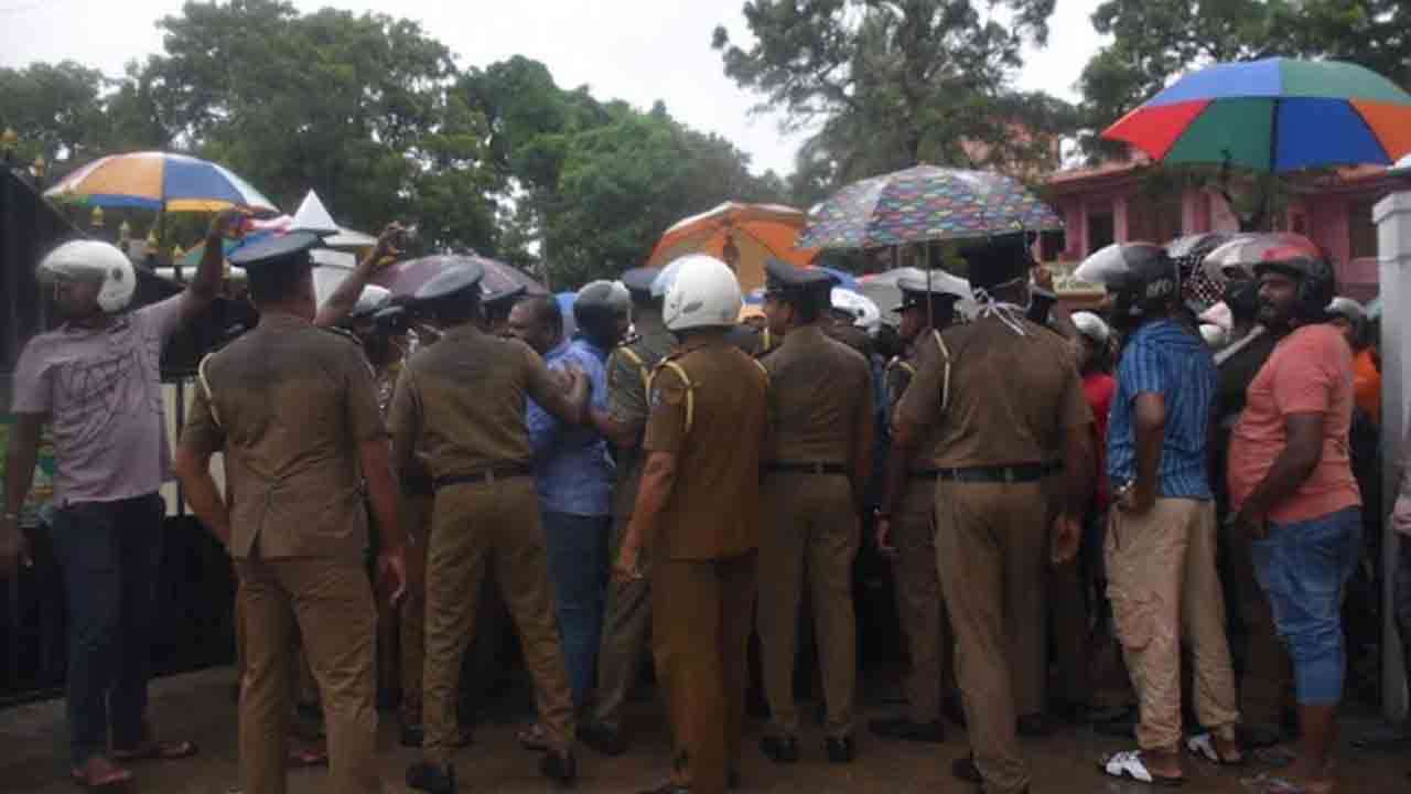 போராட்டத்தில் ஈடுபட்டவர்களில் மூவர் பல மாதங்களின் பின் கைது