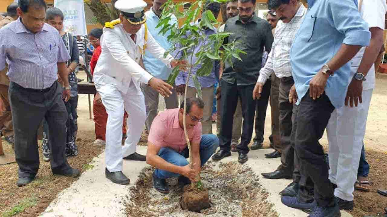 காங்கேசன்துறை புகையிரத நிலையத்தில் பொதிகள் போக்குவரத்து சேவை ஆரம்பித்து வைப்பு