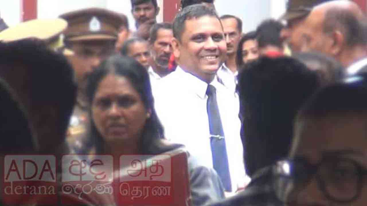  துஷார உபுல்தெனியவின் சம்பளம் பாதியாக குறைப்பு