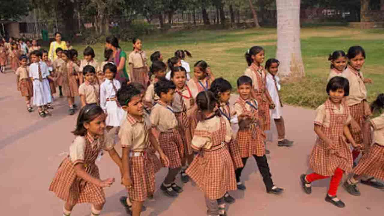 எதிர்ப்பு தெரிவிக்கும் ஆசிரியர் சங்கங்கள்