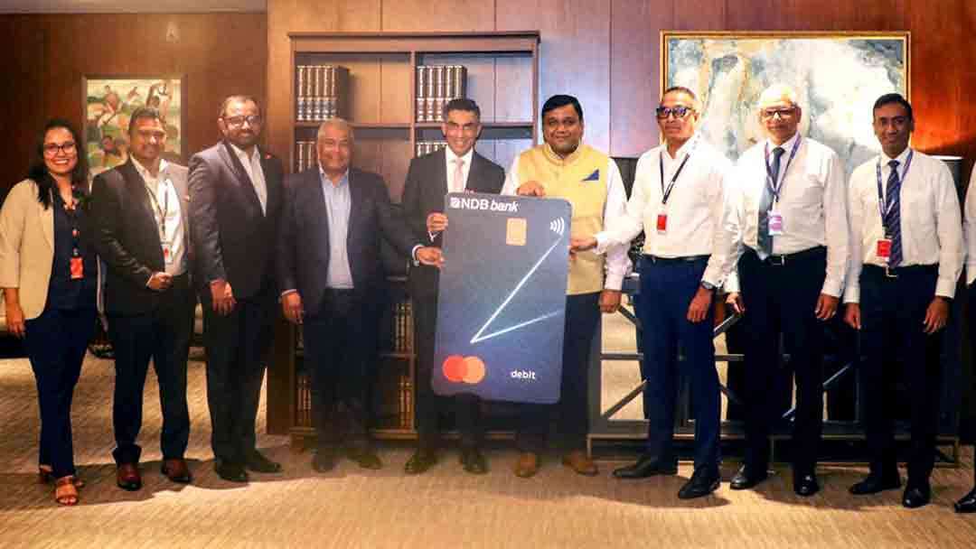 NDB வங்கி டிஜிட்டல் கட்டண முறையை ஊக்குவிக்க Mastercardஉடன் இணைந்து டெபிட் அட்டையை அறிமுகப்படுத்துகிறது