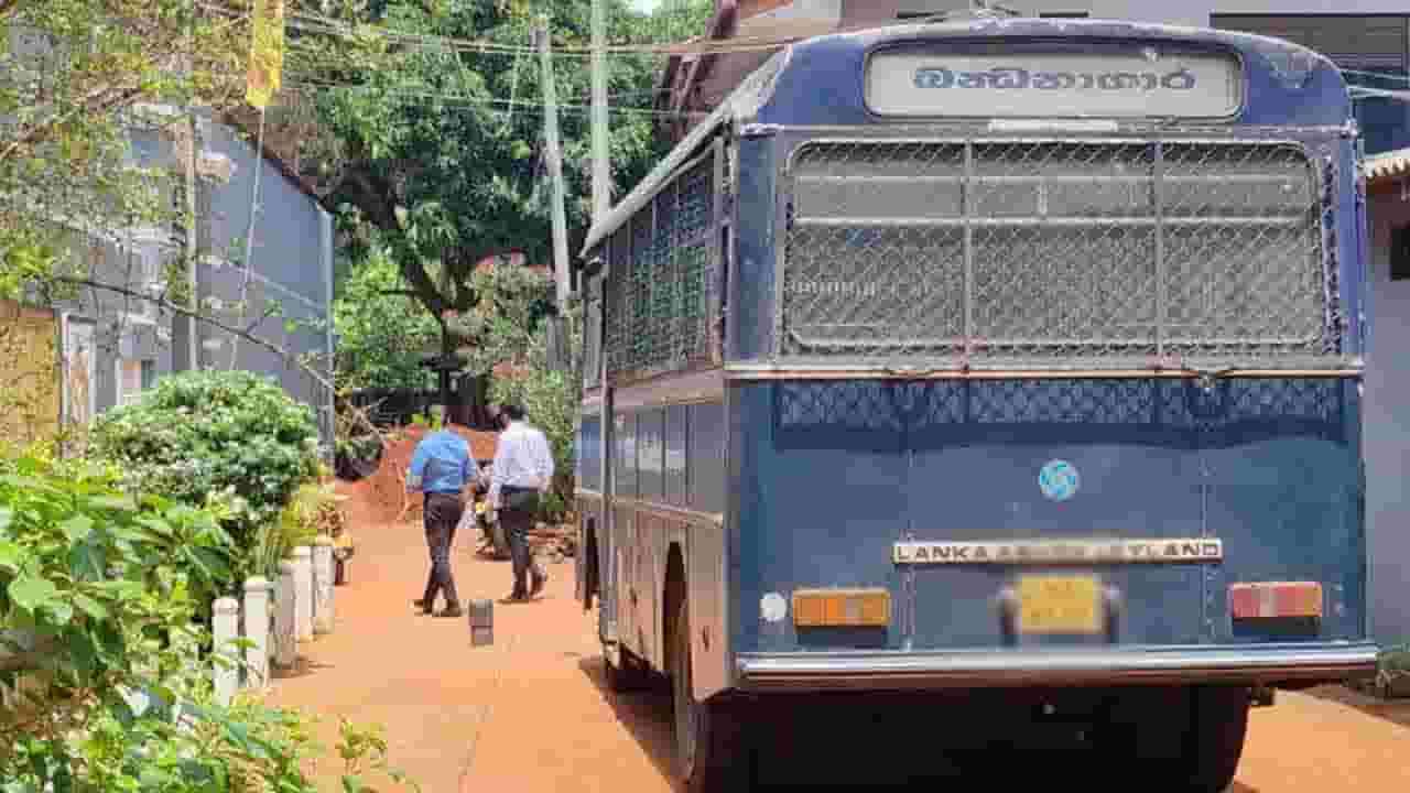 வவுனியா சிறைச்சாலைக்குள் விசாரணைகளை ஆரம்பித்த CID